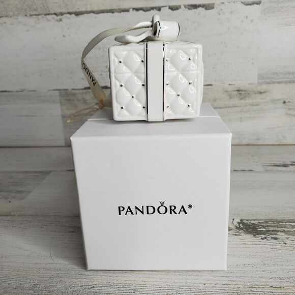 Pandora 2016 Holiday Present Christmas Ornament Jewelry Surprise Gift Box - Picture 3 of 11